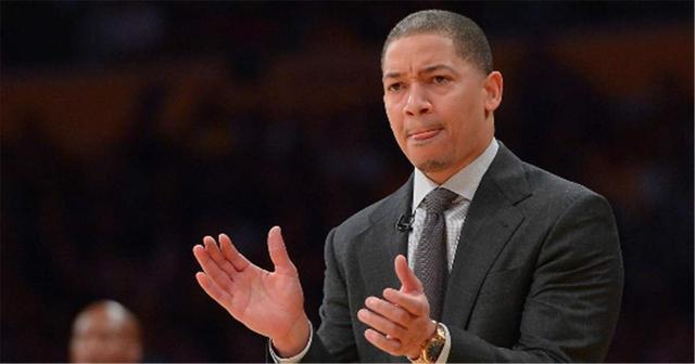 九游APP下载-莱万多夫斯基遭遇二十持续失利，篮网教练压力巨大！-九游APP下载