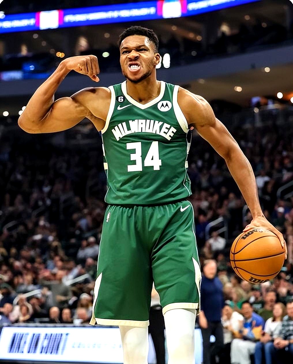 九游中国体育-字母哥在雄鹿比赛中晋级下一阶段，重返赛场引发热议！-九游中国体育